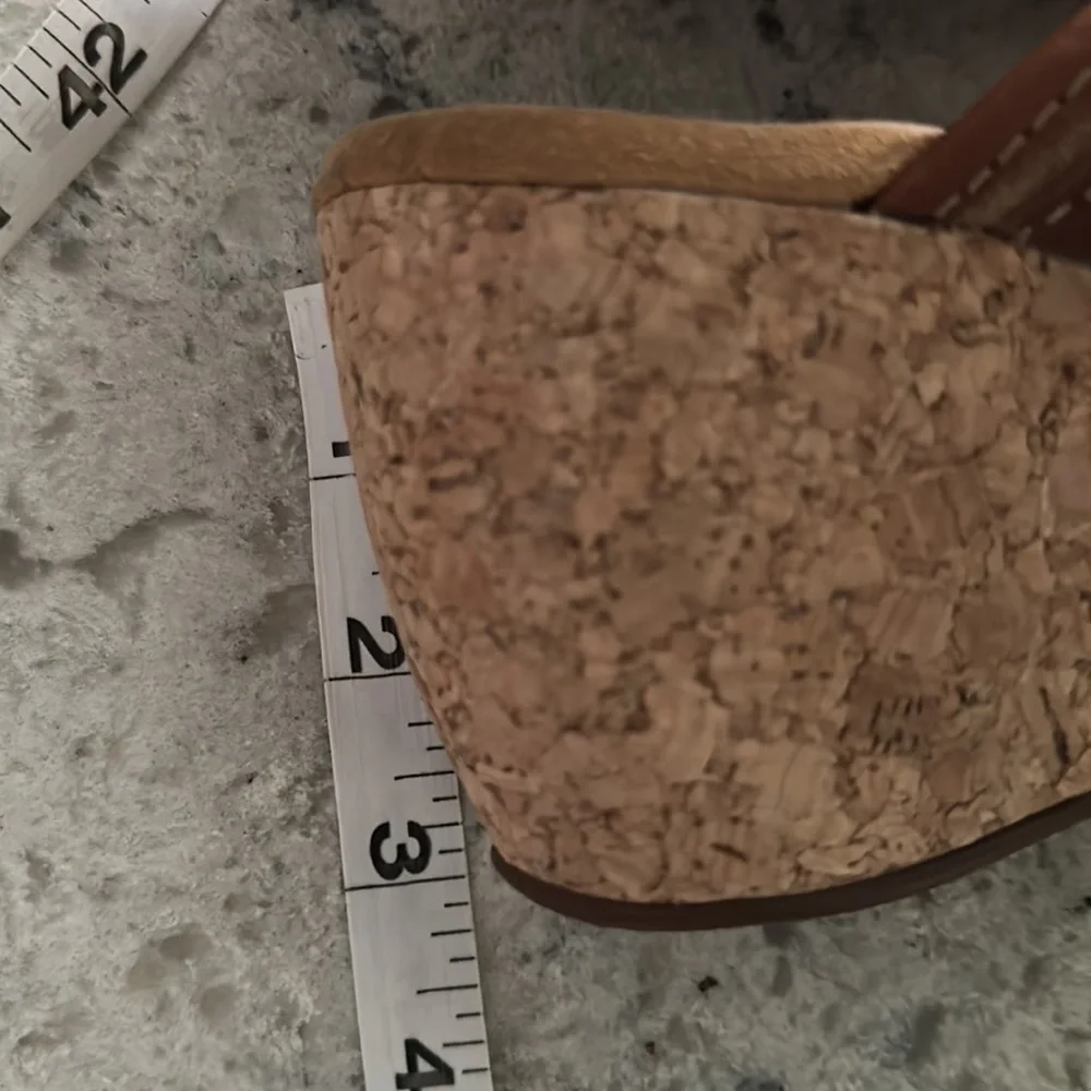 Clarks shoes wedges tan suede toeless size 7 Barbie core